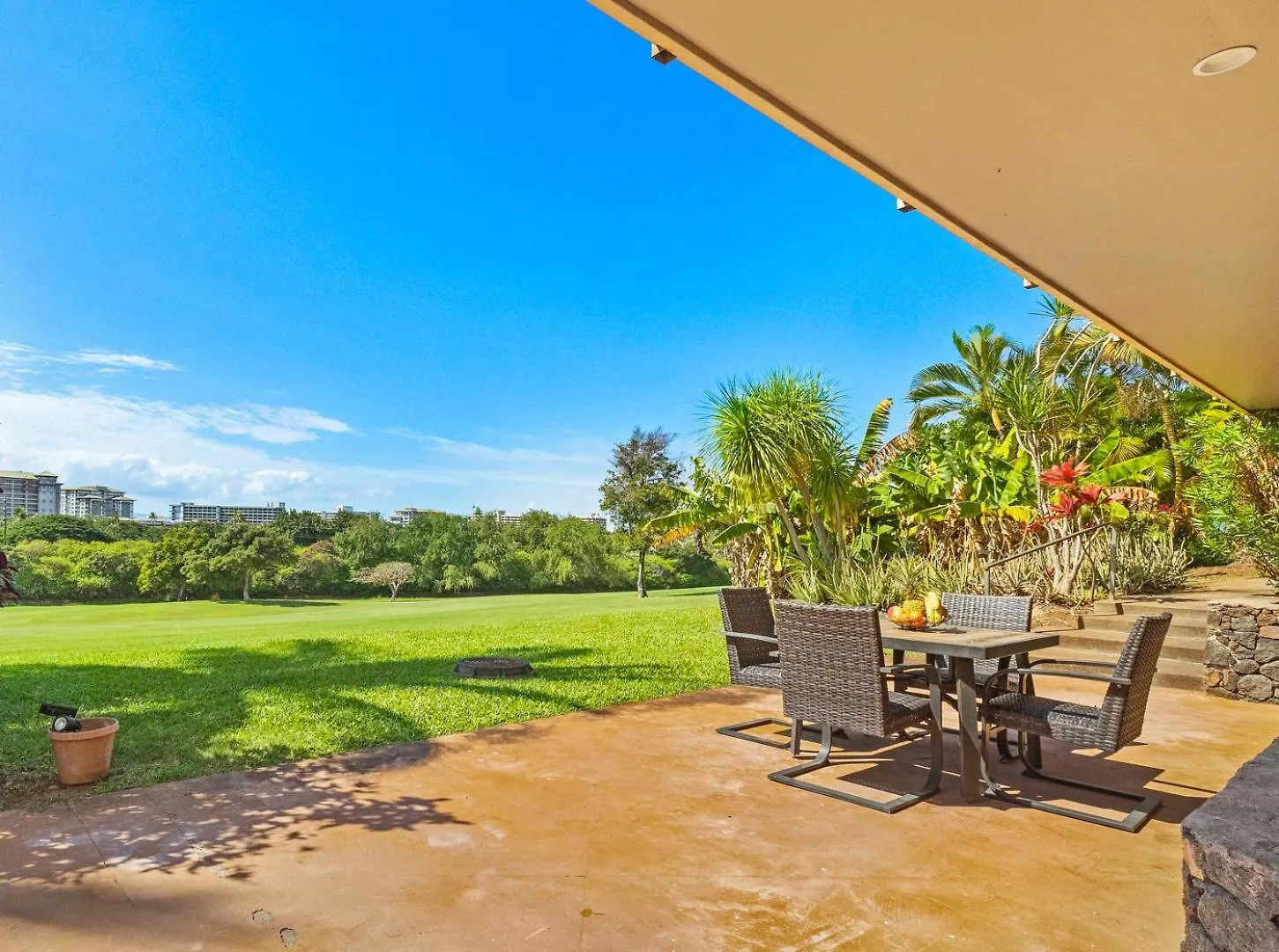 Casa de Férias Hale Holokai At Kaanapali Vista-Luxury Golf Course Ocean View Home 6 Bedroom 3 Bathroom- Lahaina